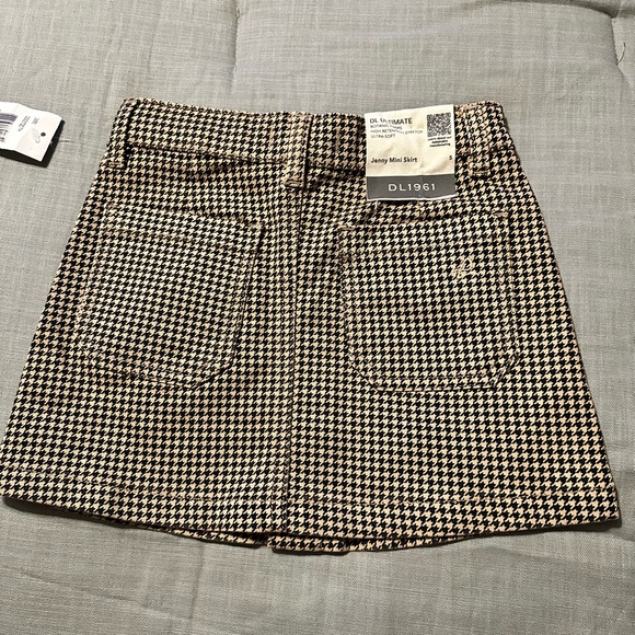 DL1961 Girls' Jenny Toddler Mini Skirt Size 5 Color Dogstooth - Picture 4 of 7